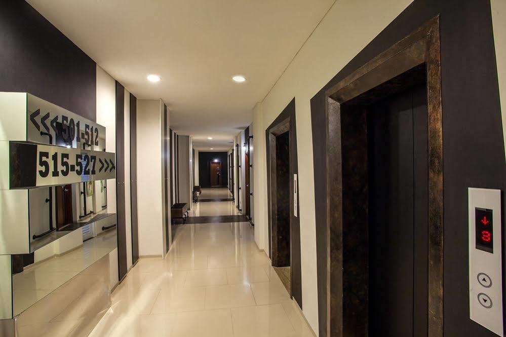 Maxonehotels.Com At Tidar Сурабая Экстерьер фото